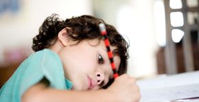 Escrever à mão é importante para o desenvolvimento infantil