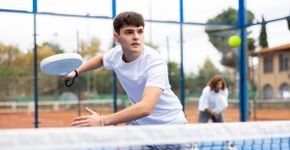 Esporte ajuda a formar jovens mais seguros e preparados para o futuro