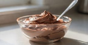 Eu descobri a sobremesa de chocolate que não vai ao fogo e é divina