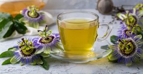 Chá de passiflora faz bem para quê? Conheça 6 benefícios para a saúde