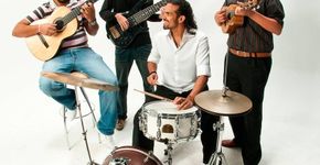 Galinha Caipira Completa apresenta versatilidade musical no Auditório do SESC Vila Mariana
