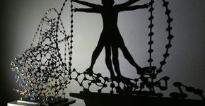 Conheça as esculturas de sombra deste artista grego