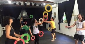 Oficina de técnicas circenses