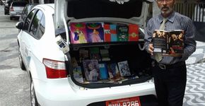 ‘Bibliotáxi’ oferece conhecimento e literatura aos passageiros