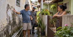 Vizinho precisa entrar no quintal ao lado para consertar a parede da própria casa, recebe uma negativa porque os imóveis estão em conflito há anos e descobre que o Código Civil prevê essa situação