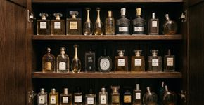 Por que o frasco de perfume nunca deve ser guardado na prateleira do banheiro