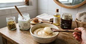 Qual a finalidade de aplicar óleo de coco e mel em cabelos danificados pela química e como fazê-lo corretamente?
