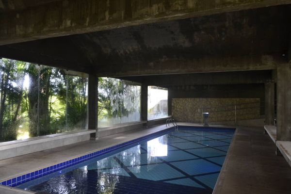 Piscina coberta aquecida