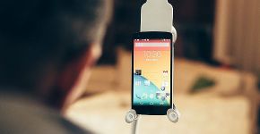 Israelenses criam smartphone que funciona sem o uso das mãos