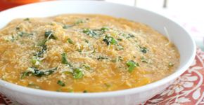 Sopa cremosa de batata com frango para te aquecer