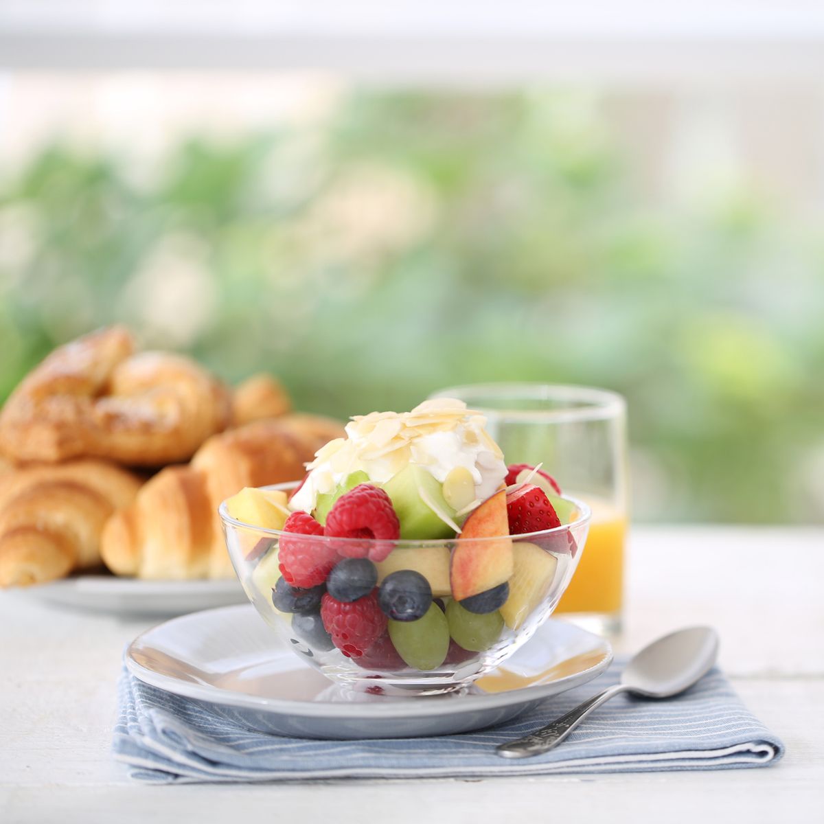 Salada de frutas cremosa: refrescante e irresistível!