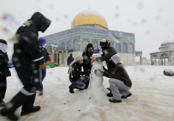 E não é só chuva. Neve também. Em Jerusalém, não nevava desde 1953.