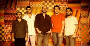 Casuarina lança CD de Delcio Carvalho no Teatro Rival