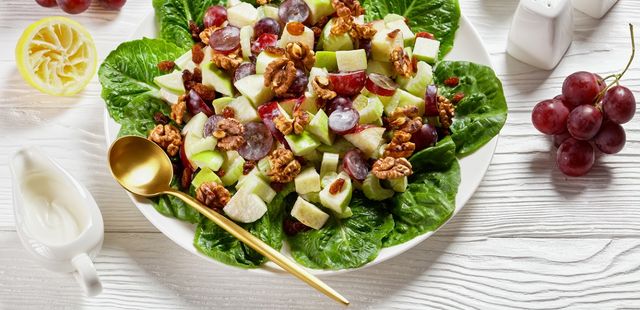 Salada Waldorf: a combinação perfeita de frutas, nozes e frescor