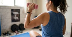 Pilates é ótimo, mas os instrutores concordam: o melhor exercício para se livrar da flacidez nos braços
