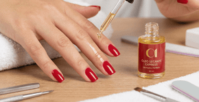 Melhor truque para o esmalte secar mais rápido sem borrar