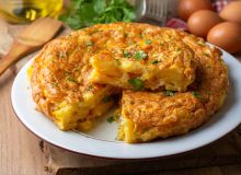 Featured side: Essa omelete de batata é fácil de fazer e deixa o lanche da tarde mais proteico