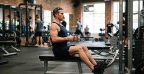 Fazer caminhada ajuda, mas os especialistas canadenses concordam: o melhor exercício para melhorar a mobilidade dos ombros
