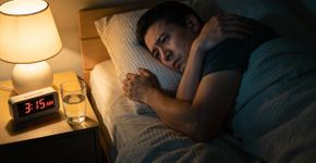 5 minutos antes de dormir e adeus insônia: 3 movimentos que relaxam o corpo inteiro