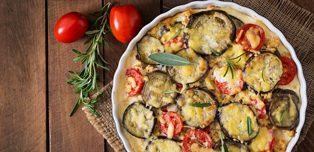 Essa moussaka grega reinventada vai revolucionar seu jantar com sabor e saúde