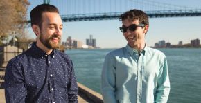 Startup cria roupas para homens baixinhos