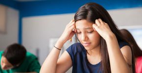 Estudo diz que professores tendem a dar notas menores para garotas
