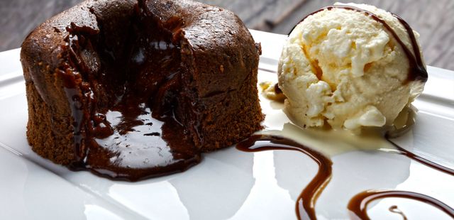 Faça este petit gâteau de dar água na boca de forma fácil e rápida