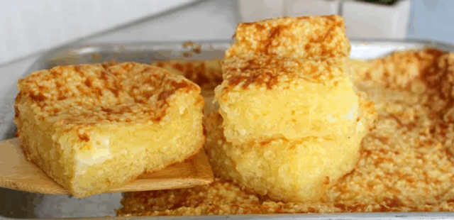 Bolo de tapioca com queijo: o clássico bolo de caroço que você precisa provar