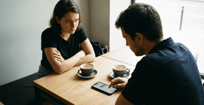 Estas 5 expressões revelam tensão escondida na conversa