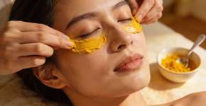 Máscara de ouro caseira: como usar cúrcuma para iluminar o olhar e reduzir inchaço