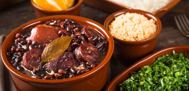 Receita de feijoada perfeita para os dias frios