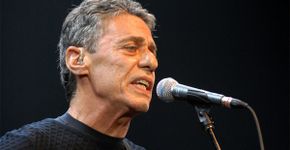 Descubra quais são as músicas mais executadas de Chico Buarque