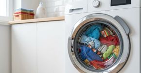Na Austrália, colocar pouca roupa na máquina várias vezes durante a semana não é a opção mais econômica: esperar uma carga completa e lavar com água fria ajuda a reduzir o consumo de água e energia