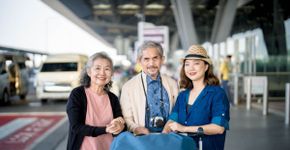 Viagem com idosos: 8 cuidados essenciais para férias tranquilas