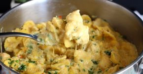 Macarrão com frango em uma panela só