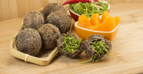 Bolinho de feijoada crocante por fora e cremoso por dentro: veja como fazer esse petisco para o fim de semana