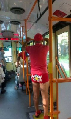 Pessoas que não se importam em ter um estilo inusitado (Reprodução/Gadoo)