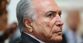 Temer e outras autoridades cumprimentam Bolsonaro após eleição