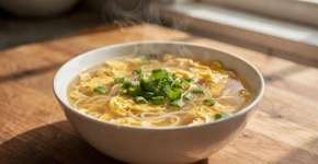 Como preparar uma sopa de ovos simples, rápida e deliciosa com apenas 5 ingredientes