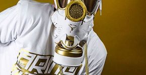 Designer transforma tênis sneakers em descoladas máscaras de gás