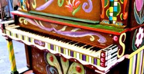 Projeto espalha pianos por espaços públicos de Porto Alegre