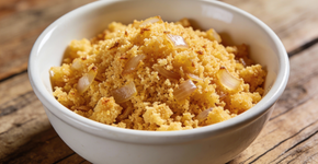 A receita de farofa crocante perfeita para a ceia de Natal