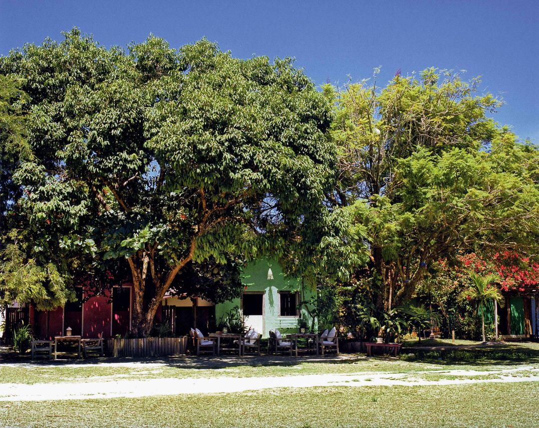O UXUA Casa Hotel & Spa possui entrada pelo quadrado de Trancoso