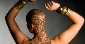 Tatuagem de henna contra o câncer