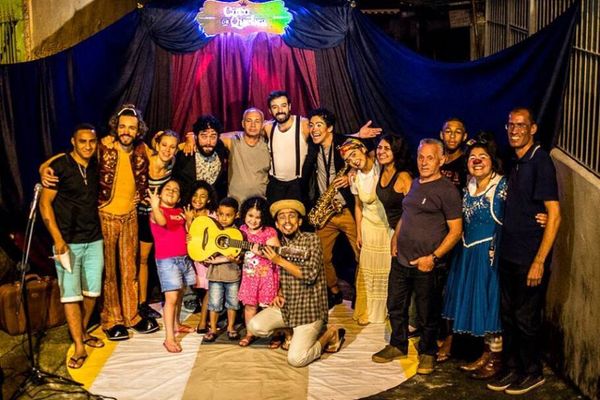 Interação durante espetáculo do Circo de Québra