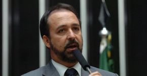 Deputado pede ajuda a amigos sobre cassação de Eduardo Cunha