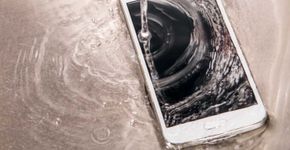 E você, sabe o que fazer quando seu celular molha?