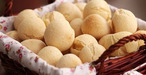 Aprenda a fazer pãozinho de batata e polvilho (sem glúten e lactose)
