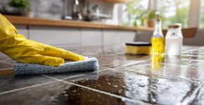 Esses dois produtos farão milagre contra a gordura do seu piso