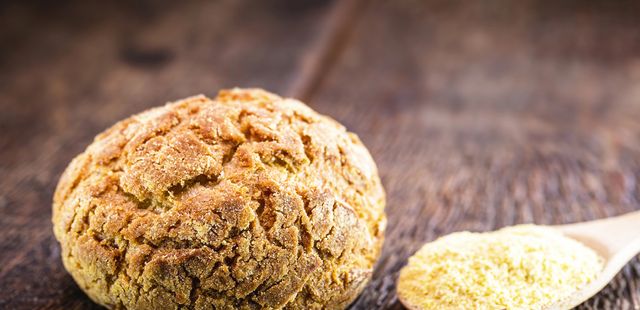 Broa de fubá com erva-doce e goiabada: uma mordida e você está na festa junina